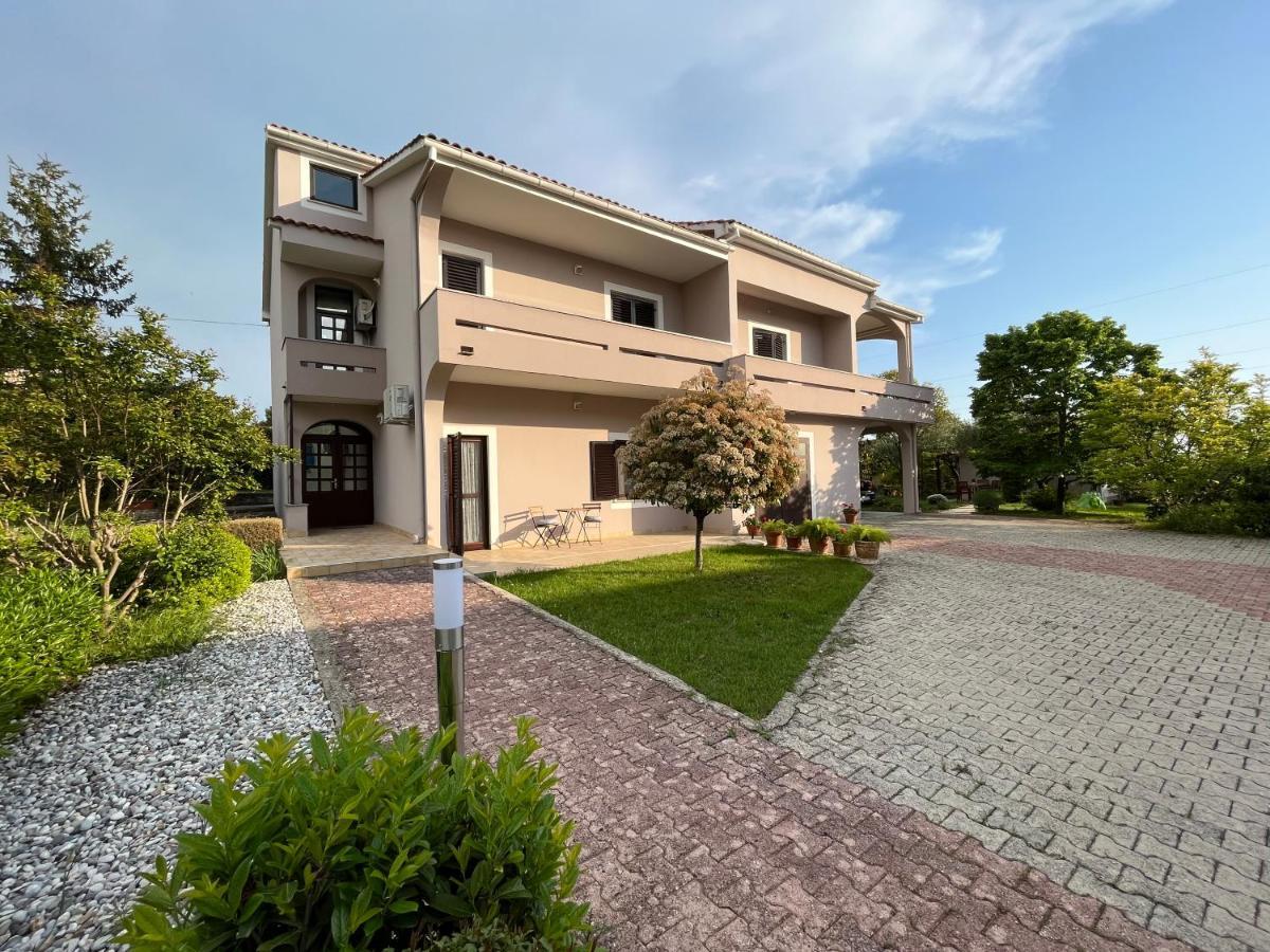 Apartment Lina 扎达尔 外观 照片